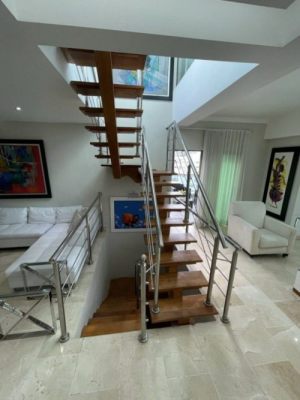 Luxurious 3-level penthouse in Urbanización Real, Santo Domingo. 4 bedrooms, 4 bathrooms. For more information, contact us.,  Santo domingo